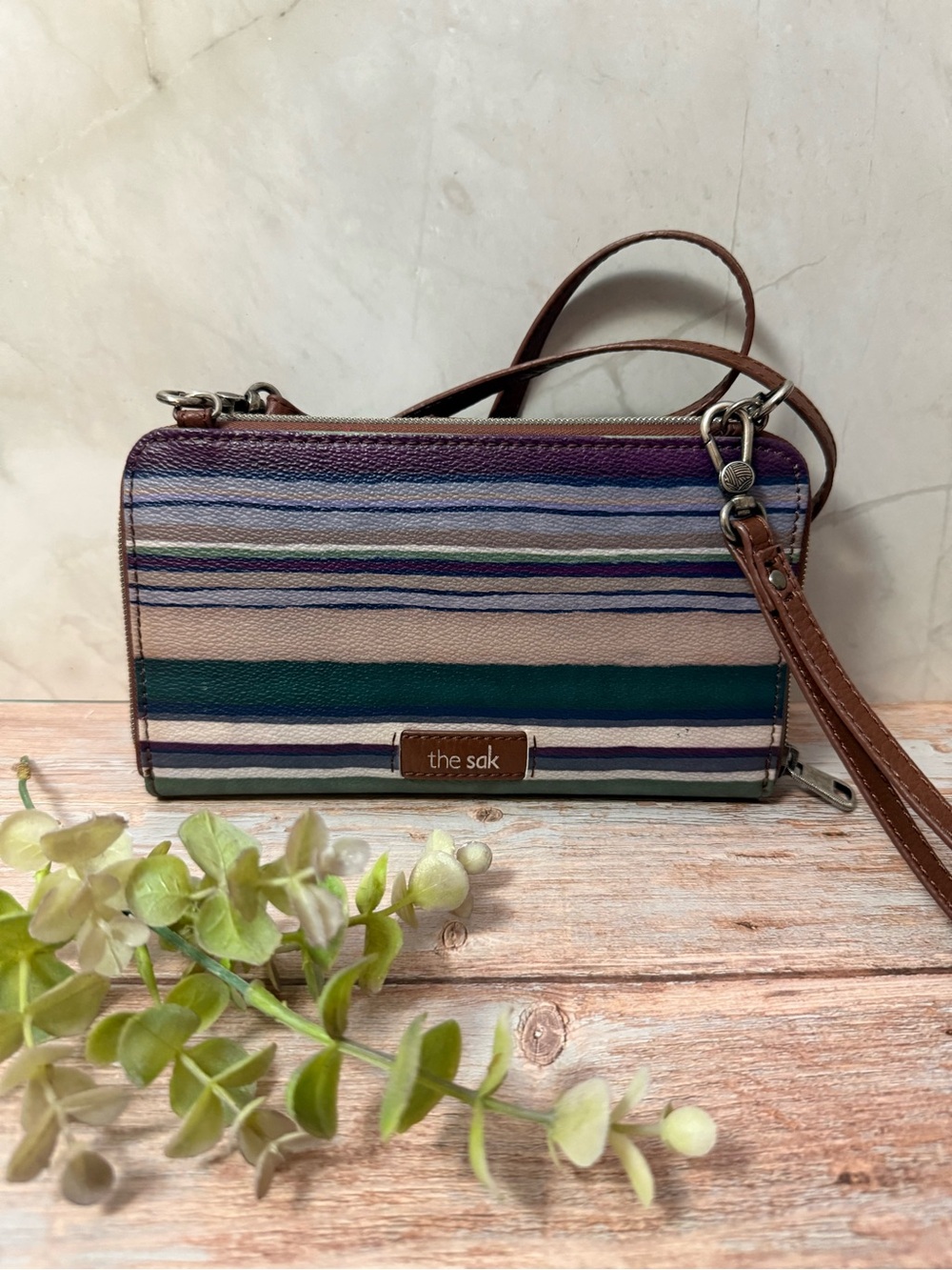 The Sak Redwood Smartphone Crossbody Bag